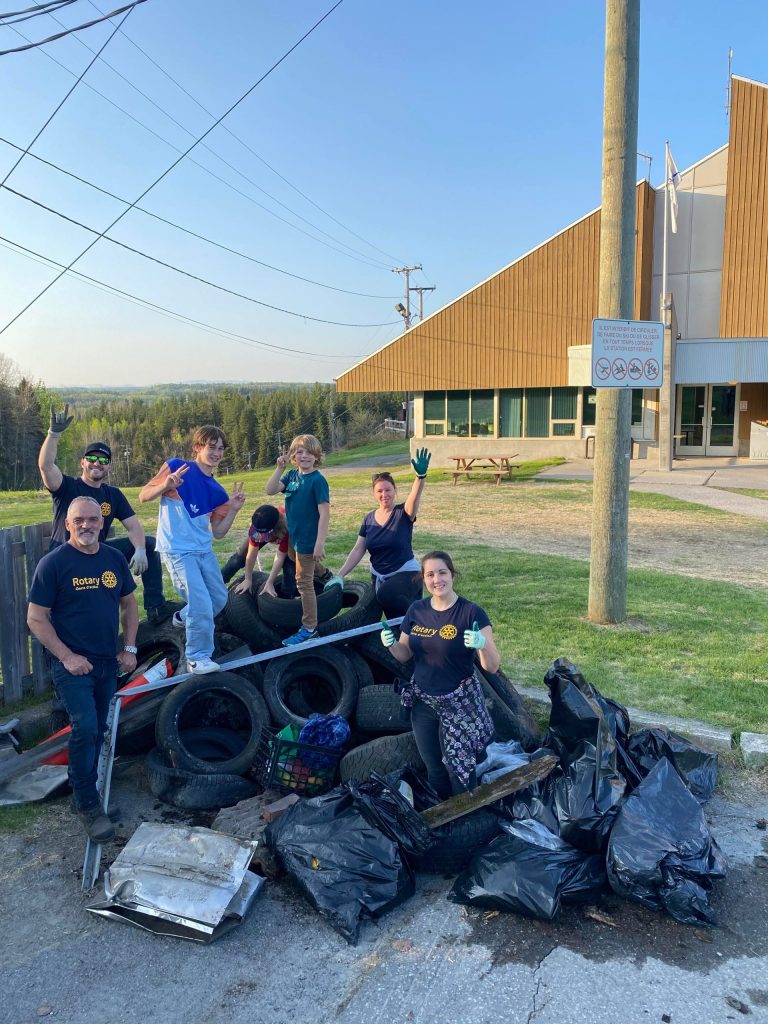 Les membres du Rotary Saguenay au Mont Fortin